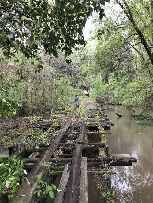 abandonedandurbex - Bridge over Tallahassee Creek [1920x1080]...