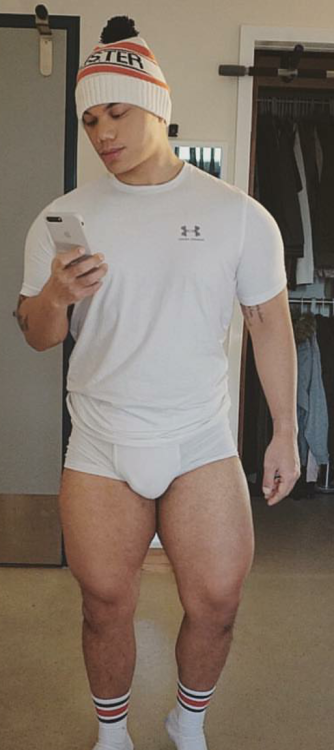 worldofbooty - Not only is he thick but he fine too 
