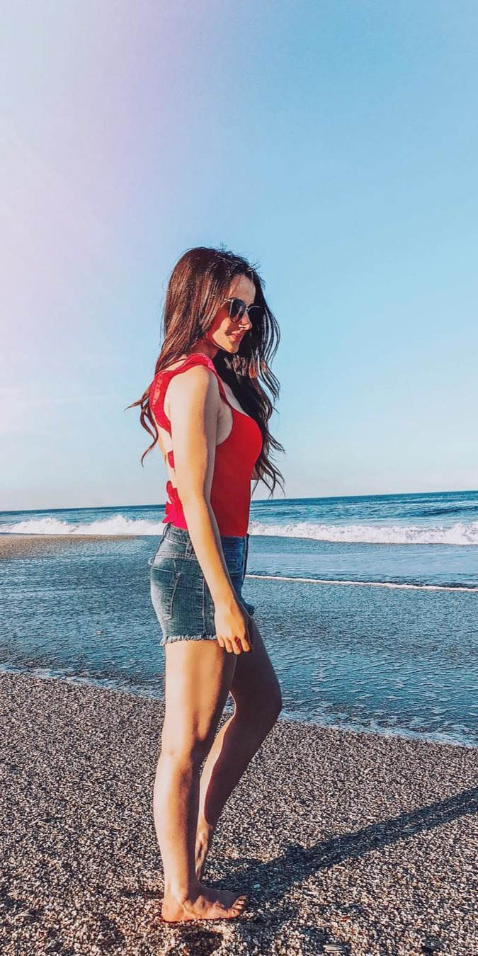 10 Happy Day Outfit Ideas in Any Colors - #Photooftheday, #Dress, #Outfitideas, #Loveit, #Pic Soooo ready to be back here again! Linked my favorite one piece ruffle swimsuits here! Use the 