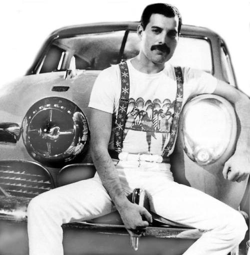 frenchcurious - Freddie Mercury & Studebaker Champion 1950 -...