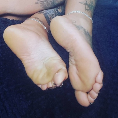 ms-maddy2 - Got some #wrinkledsoles and cold #feet this morning....