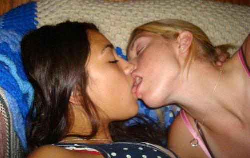 girlzfirsttime - We had no idea what we were doing. We were both...