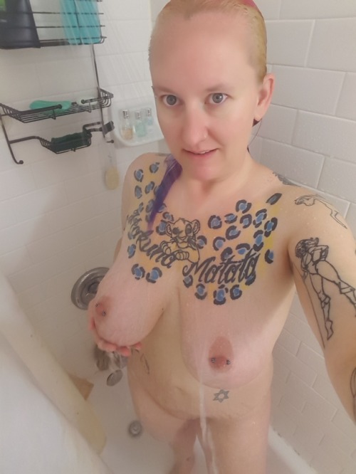 barbiejuggs420 - Shower Titty Tuesday in Chicago