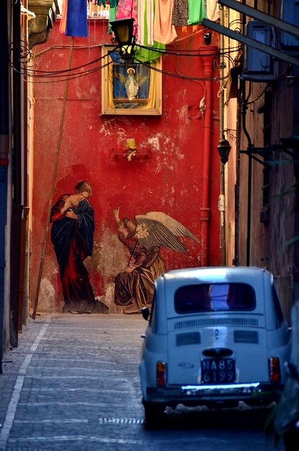 thepaintedbench - Street in Naples, Italy