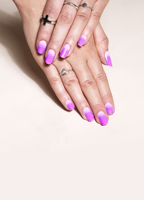 beginningboutique:Get these nails here 