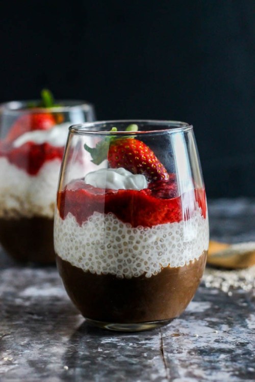 fullcravings - Strawberry Chocolate Chia Seed Pudding...