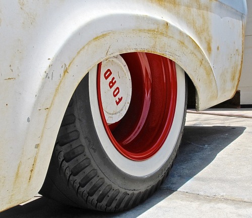 beerbellyblunt - BeerBellyBlunt red wheel.. Ford Blue in the...