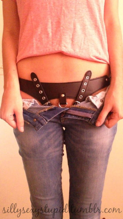 sillysexystupid - Daddy’s making me wear my belt to school.