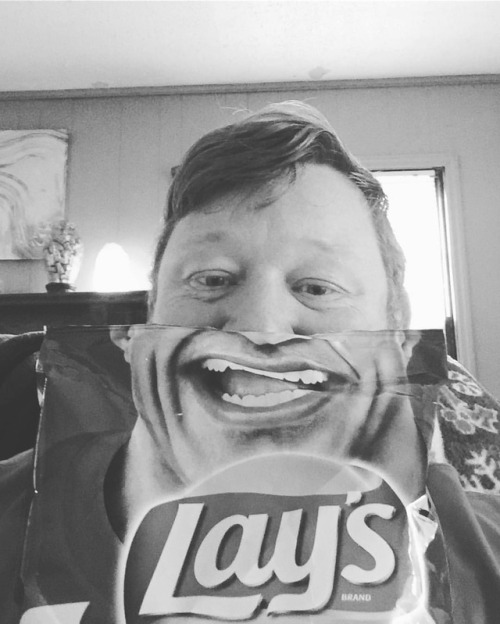Do u lays. #smilewithlays (at Home Sweet Home)