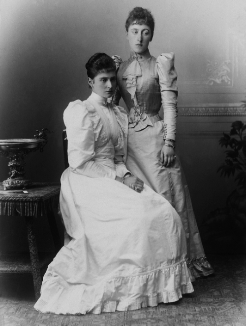 teatimeatwinterpalace - Princess Alix of Hesse and her cousine...