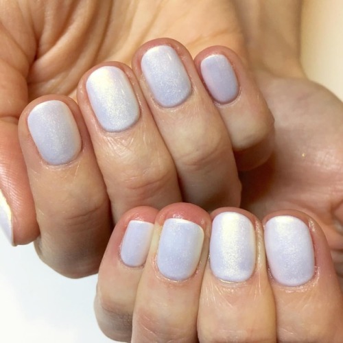 I am OBSESSED with this simple combo! @cndworld Shellac in...