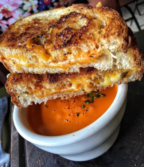 cravingsatmidnight - Grilled Cheese Sandwich & Tomato Soup