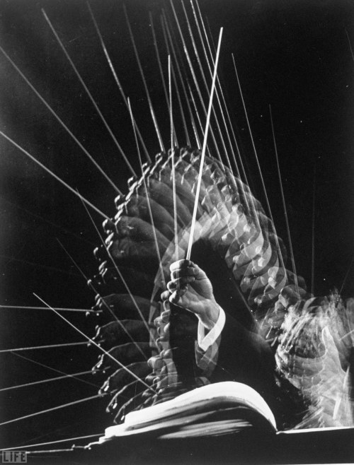 silfarione - Stroboscopic image of the hands of Russian...