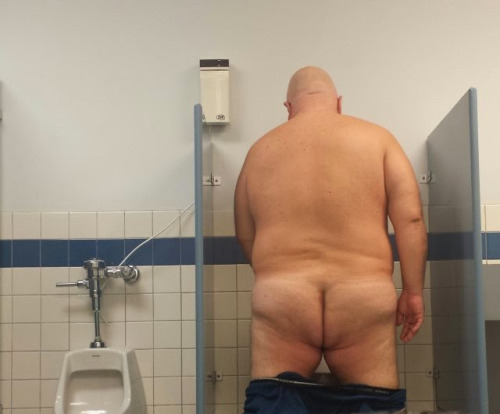 potshotpics - Yep, I would have to lick his ass while he’s...