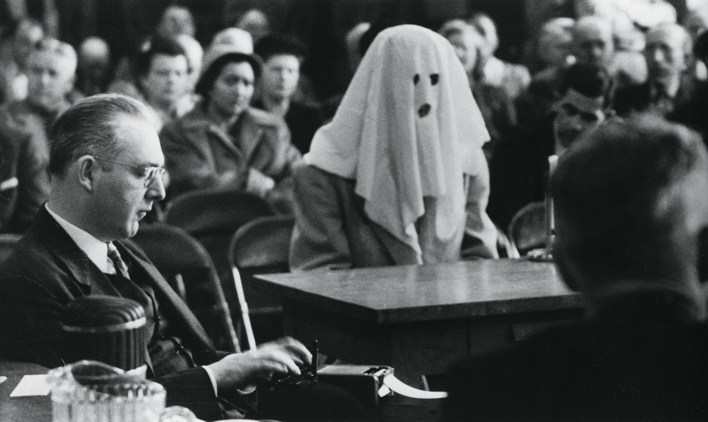 historicaltimes:
“ A cured narcotic addict testifies at the Washington State crime investigation committee. The witness was allowed to wear a hood to conceal his identity while testifying on the narcotic traffic in Washington, ca. April 30th, 1952
”