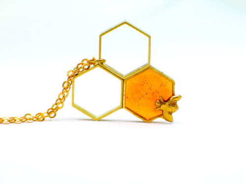littlealienproducts - Bee Pendant byGoldFingerBarcelona