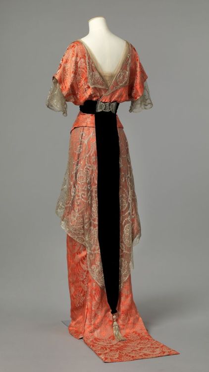 fashionologyextraordinaire - c. 1914 Evening Gown of machine...