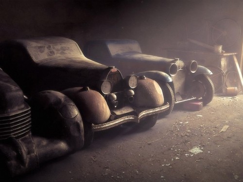 abandonedandurbex - Forgotten Bugattis [1600 x 1200]they...