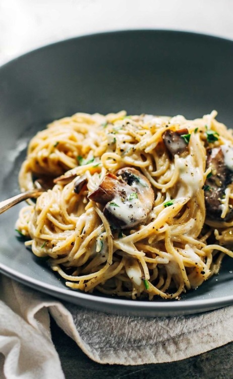 just-someguy - Creamy Garlic Herb Mushroom Spaghetti
