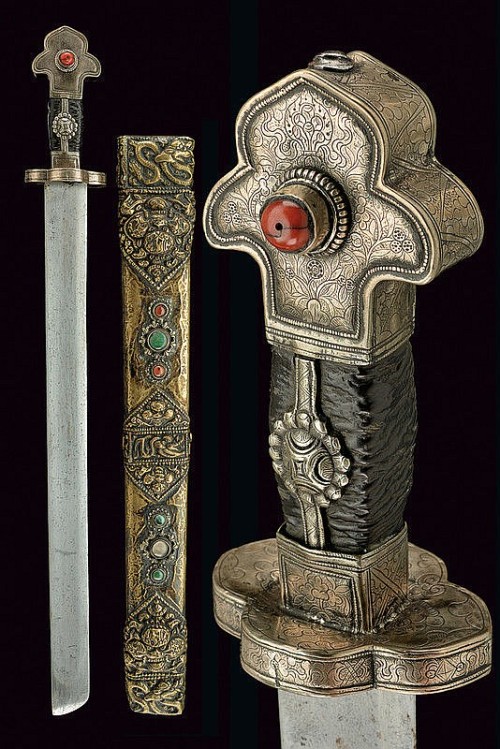 armthearmour:A broad Patag with florally engraved silver over...