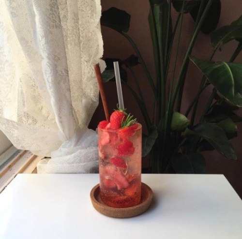 yvnglunalus - strawberry/drinks mini mb