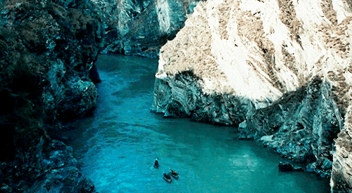 tlotrgifs:the fellowship of the rings + scenery