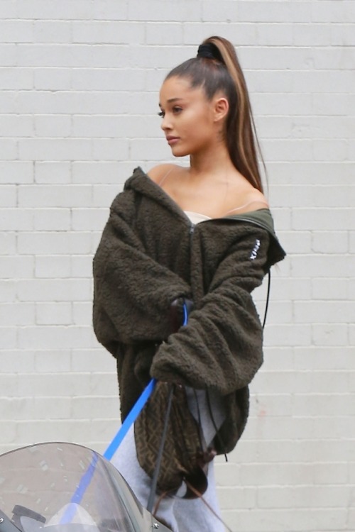 ariana-news:September 22th: Ariana Grande walking her dog in New...