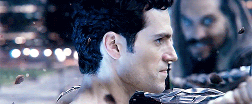 cat1212:That look that Kal-El gave to Barry.And where do you...