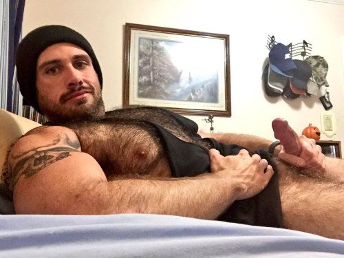 topguy4hry:papillon52:Hairy Muscle Mick needs to be...