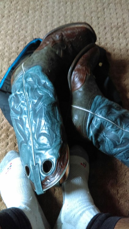 sockssox - bootsize10 - Had my Stetson boots on all day.Cool...