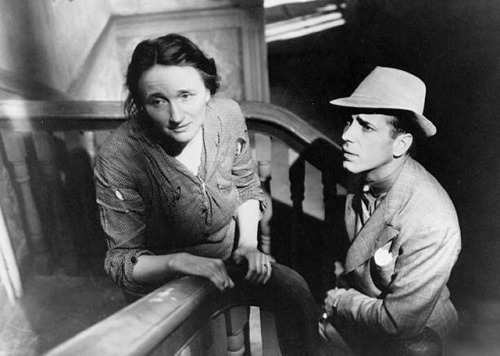 Marjorie Main and Humphrey Bogart in Dead End  (William Wyler,...