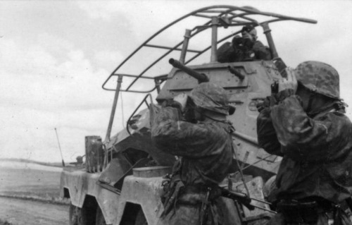 Sd.Kfz 232 der 5ten SS-Panzerdivision ‘Wiking’
