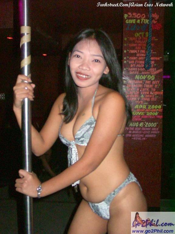 girl Filipina blowjob bar