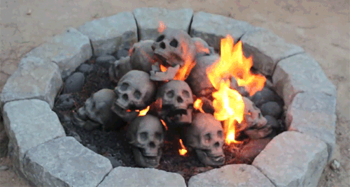 bookofoctober - Fireproof firepit skullsThat’s cool as FUCK!