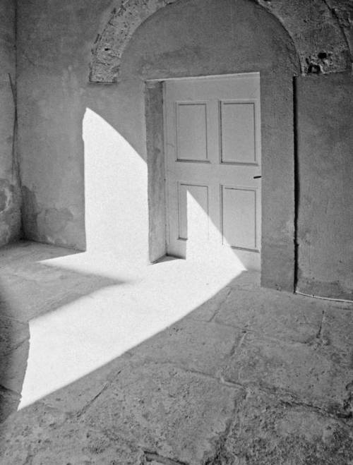 yama-bato:The Door© Kedar...