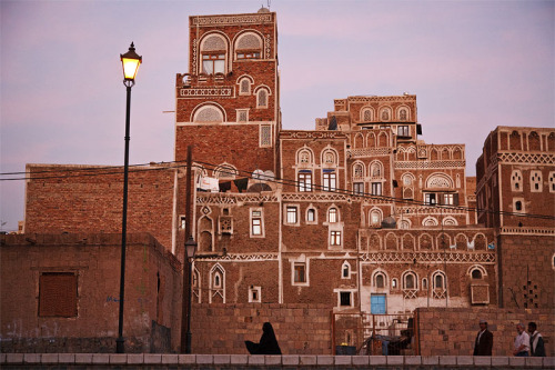 travelingcolors - Sana’a | Yemen (by Maciej Dakowicz)
