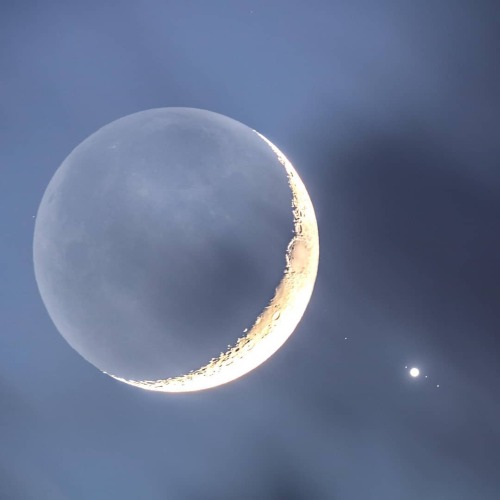 photos-of-space - Moon, Jupiter and its Gallilean moons.