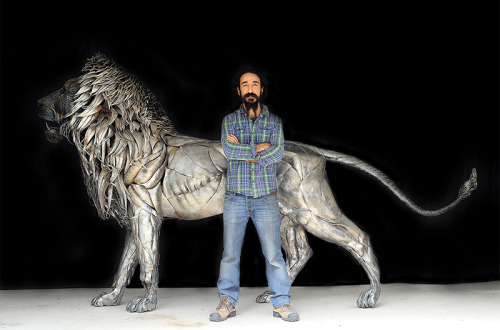 tella1985:A Lion Made from 4,000 Pieces of Hammered Metal by...