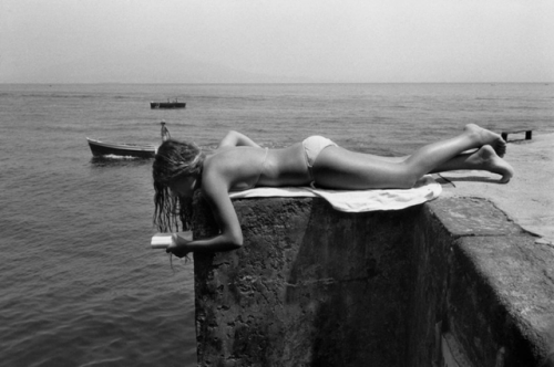 seemoreandmore - Josef Koudelka / Naples, Italy, 1979