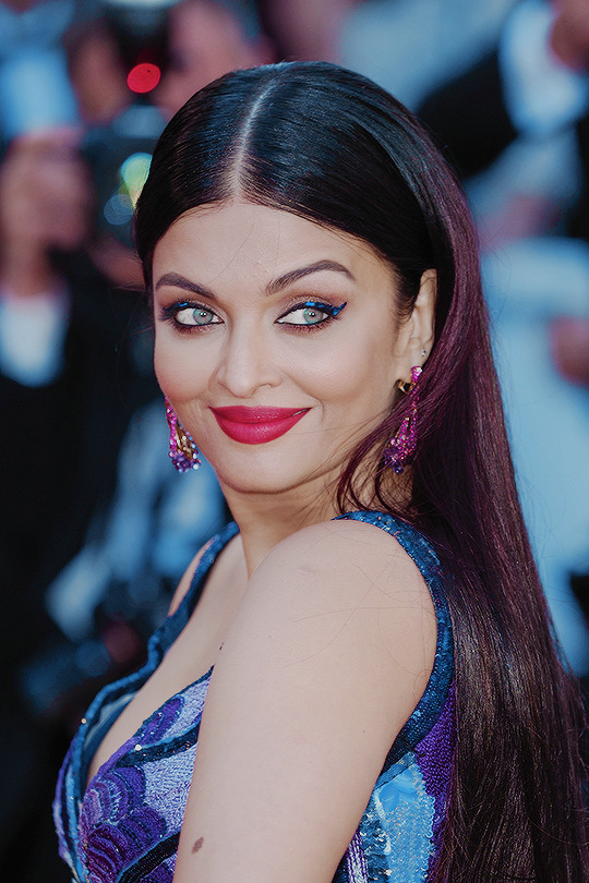 Aishwarya Rai Bachchan at Cannes outing - 2018 | Bollywood News, Bollywood  Movies, Bollywood Chat