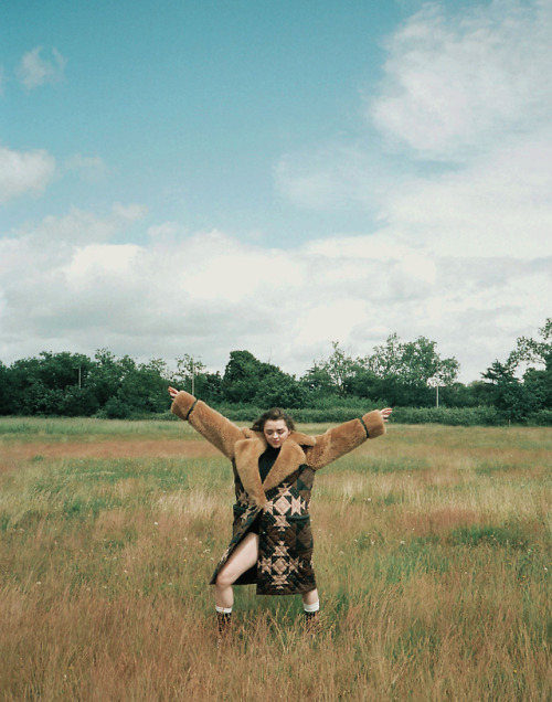flawlessqueensofthrones - Maisie Williams by R. Campbell for Elle...