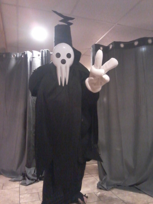 aaronscalesmain - Me cosplaying as Lord Death from Soul Eater