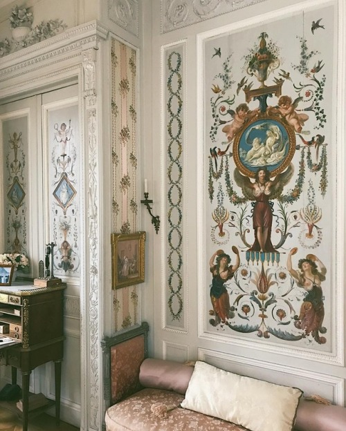 venusverticordias:Painted wall panels Villa et Jardins Ephrussi...