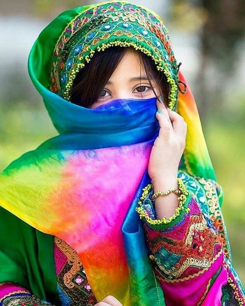 hd-pakistan - Portrait of a girl in a traditional dress in KPK