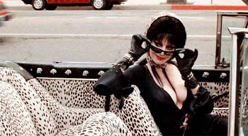 classichorrorblog:Elvira: Mistress of the DarkDirected by...