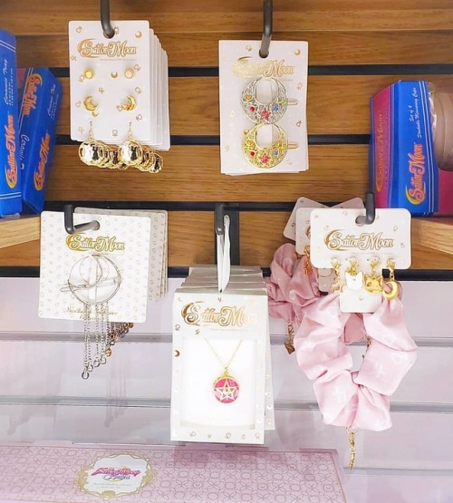 sailormooncollectibles - Sailor Moon merchandise at BoxLunch!...