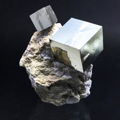 hematitehearts - Pyrite Cubes on Basalt MatrixSize - 2.1 x 0.8 x...