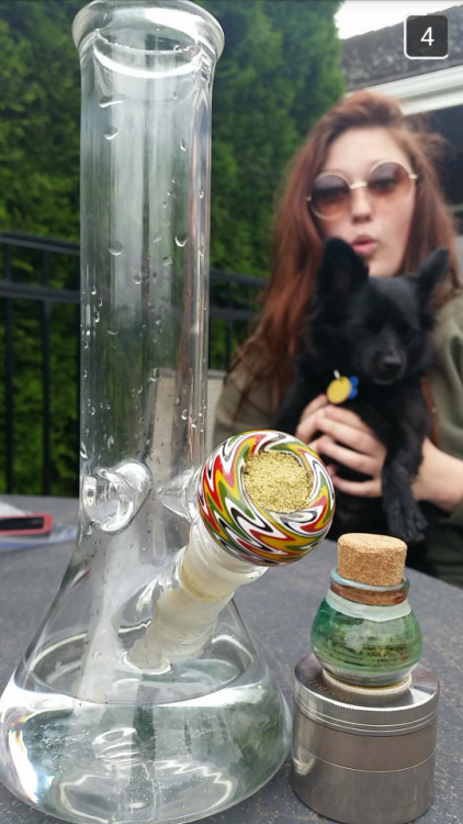 stoned-adventurer - Keefy bowls in the brand new bong!!!