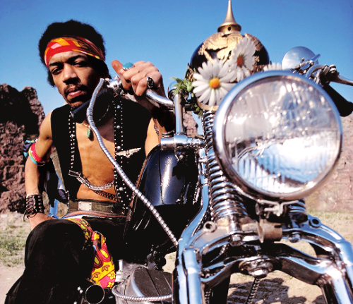 babeimgonnaleaveu - Jimi Hendrix photographed by Ed Thrasher,...