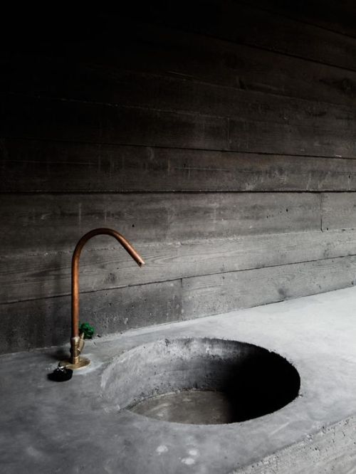 thedesignwalker:Concrete industrial sink for the Villa Kaplansky...
